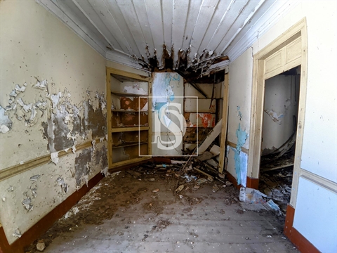 Moradia para Restaurar T4