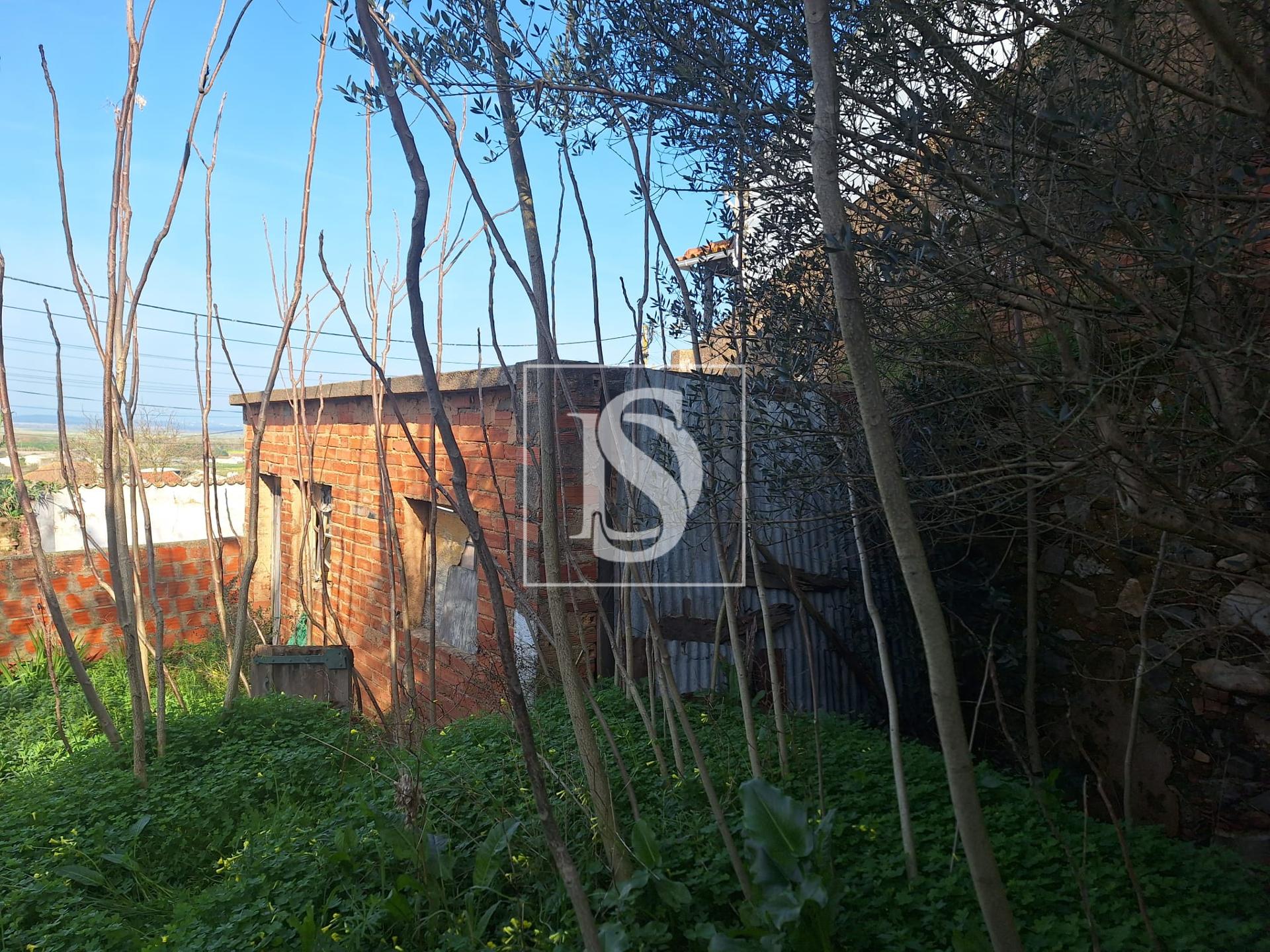 Moradia para Restaurar T1