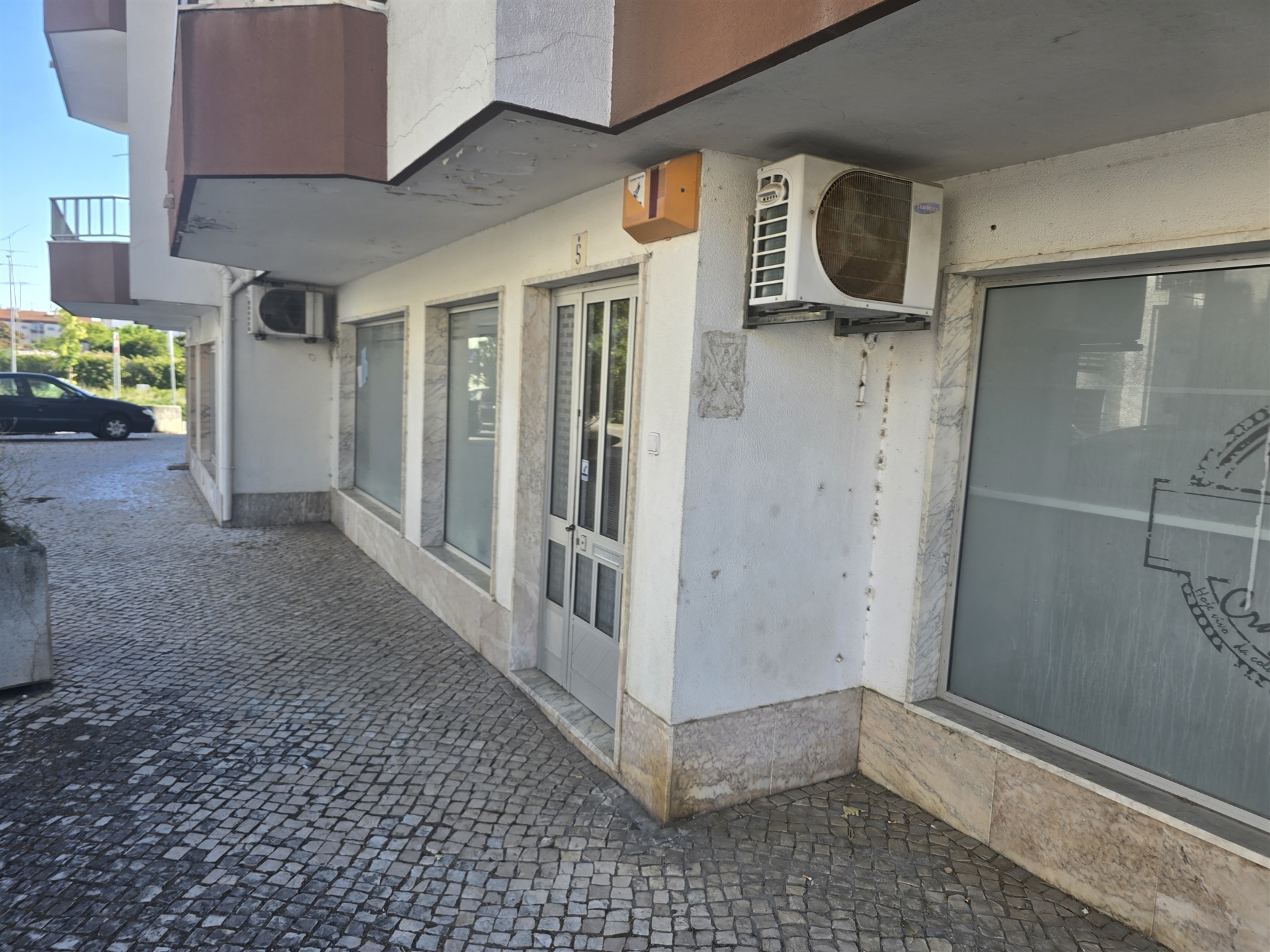 Loja - Entroncamento (Possibilidade de Alteração de Uso para Habitação)