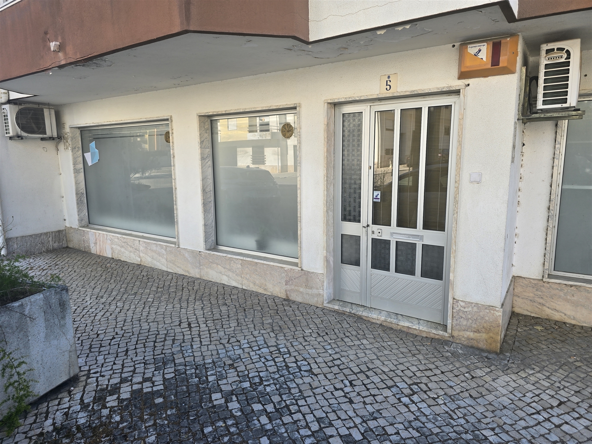 Loja - Entroncamento (Possibilidade de Alteração de Uso para Habitação)