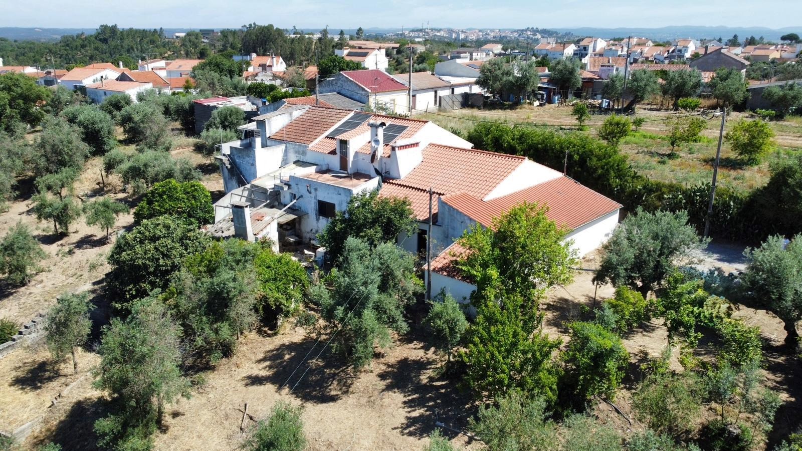 Moradia T2 com Terreno – São Miguel do Rio Torto, Abrantes